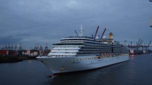 P&O Cruises Arcadia sails into the Port of Hamburg